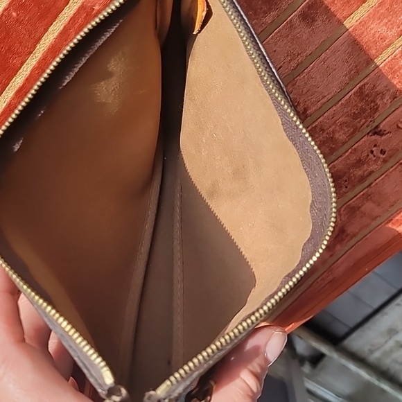 Louis Vuitton Pochette Vintage w/Dust Bag - Picture 12 of 16